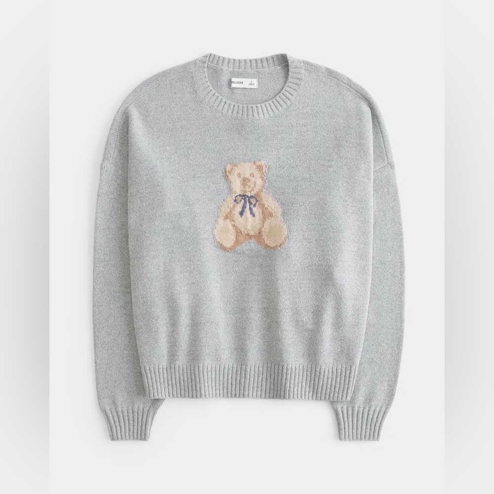 Hollister Easy Teddy Bear Graphic Crew Sweater in Light Heather Grey